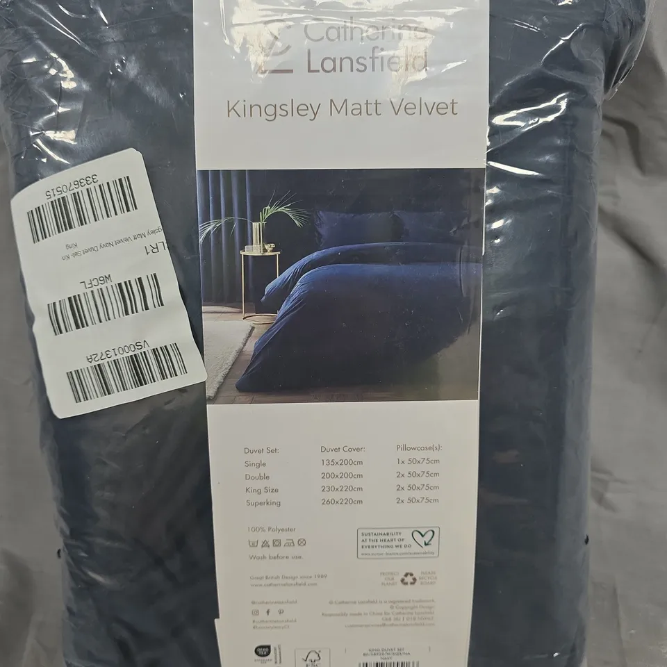 CATHERINE LANSFIELD KINGSLEY MATT VELVET DUVET SET – KING SIZE, NAVY