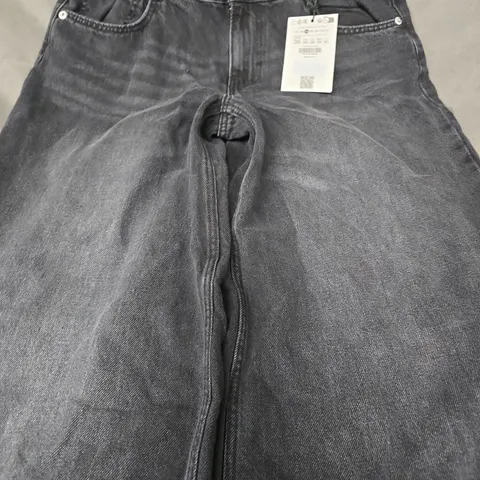 BERSHKA JEANS IN BLACK SIZE EU 36