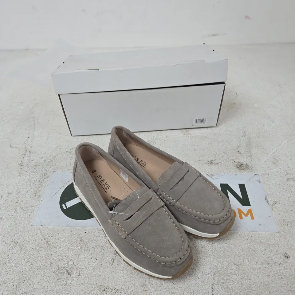 JO & JOE GREY SUEDE MOCCASIN LOAFERS – UK SIZE 6 (MEN)