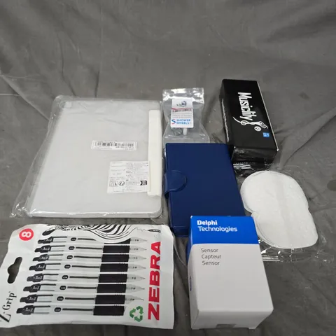 APPROXIMATELY 15 ASSORTED HOUSEHOLD ITEMS TO INCLUDE - TABLET COVERS , BLACK TIP PENS , ETC