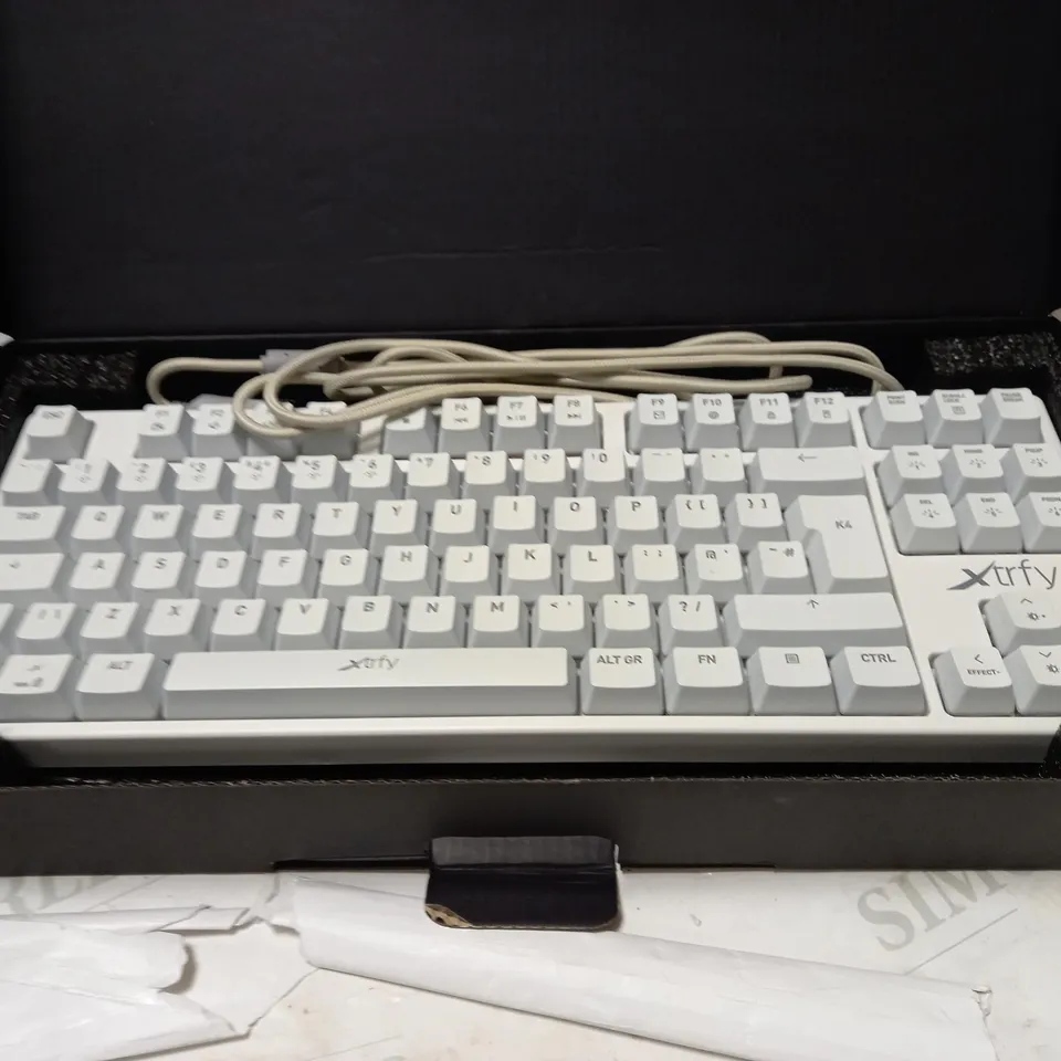 XTRFY K4 RGB TKL WIRED KEYBOARD WHITE 