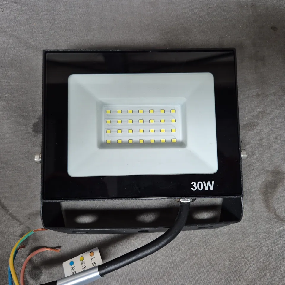 BOXED EASYI 6500K 30W LED FLOODLIGHT