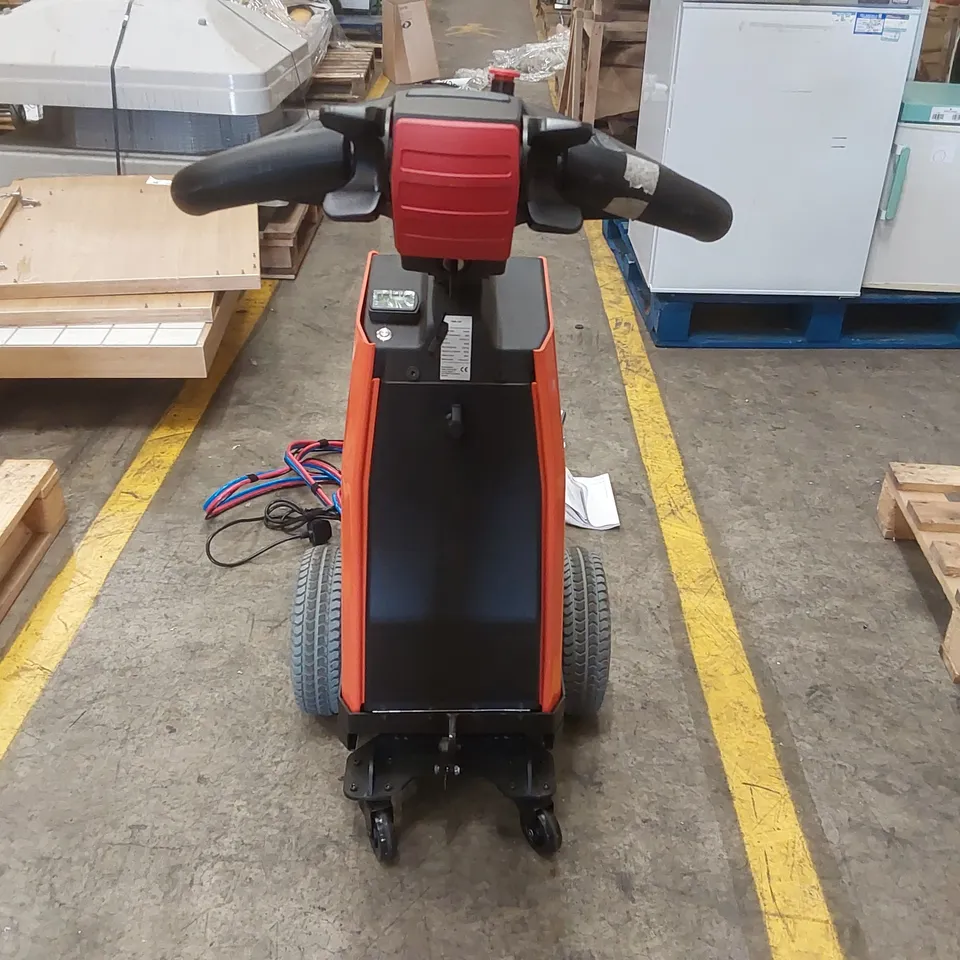 TRACTO TWE-120 TOWING TRACTOR WITH MICROPOWER SC BATTERY CHARGER