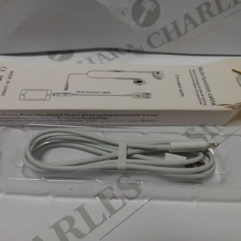 LOT OF APPROXIMATELY 7 USB-A TO LIGHTNING CONNECTOR CABLE AND MUSIC ADAPTER