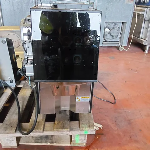 COFFETEK VITRO 4 INSTANT COMMERCIAL COFFEE MACHINE