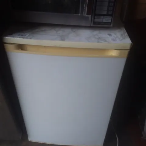 ESSENTIALS CUR55W12 UNDER COUNTER FRIDGE