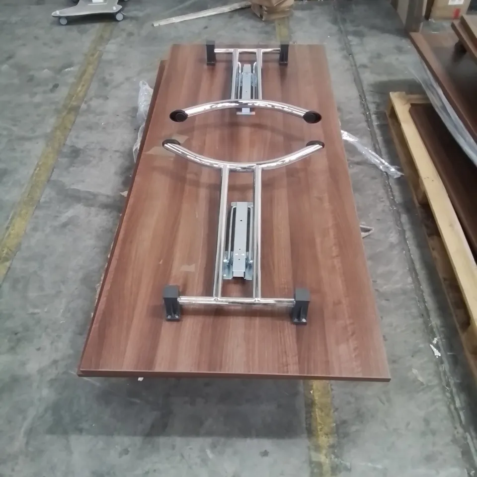 PALLET CONTAINING 3 LARGE OFFICE DESKS 