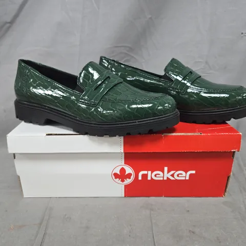BOXED PAIR OF RIEKER LOAFERS IN GREEN SIZE 6