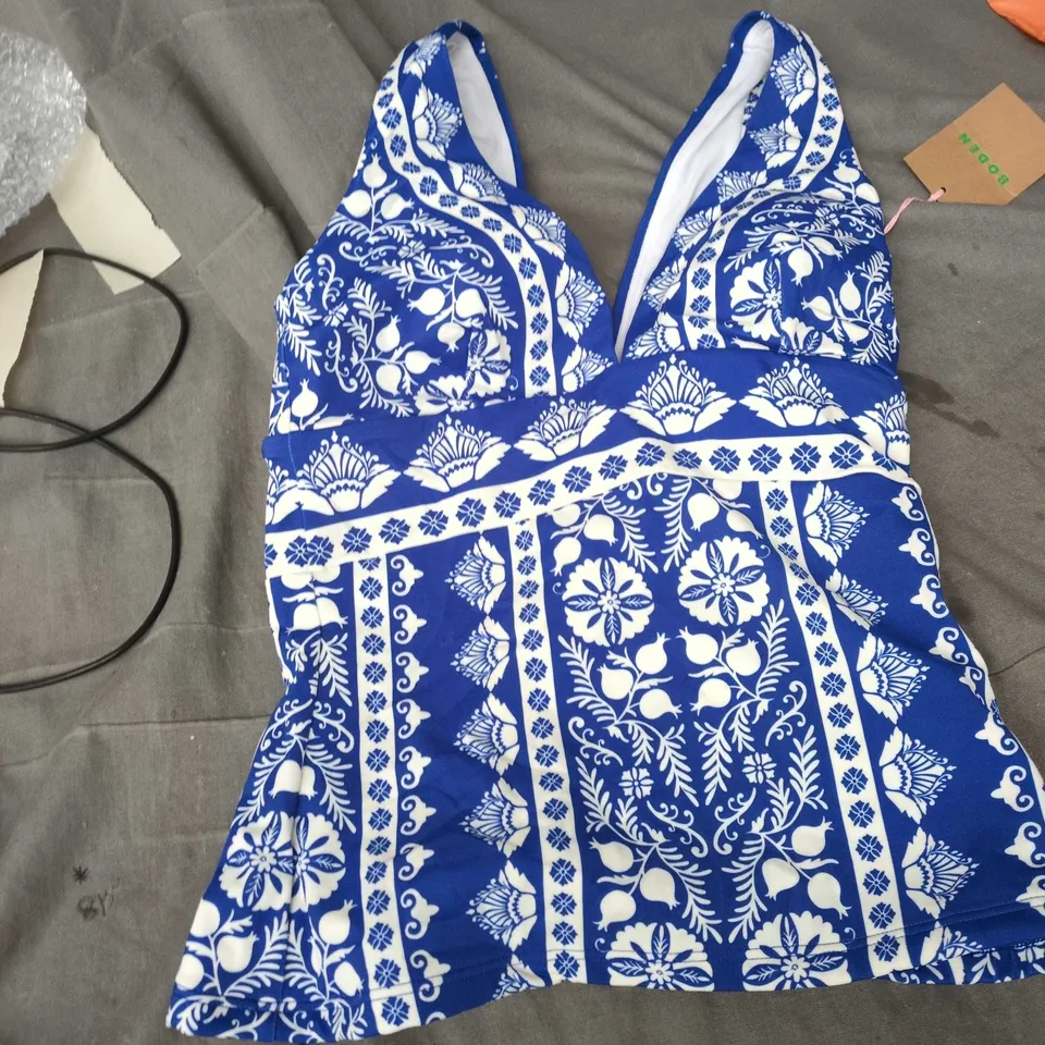 BODEN WOMEN'S BLUE AND WHITE FLORAL BEACH TOP 