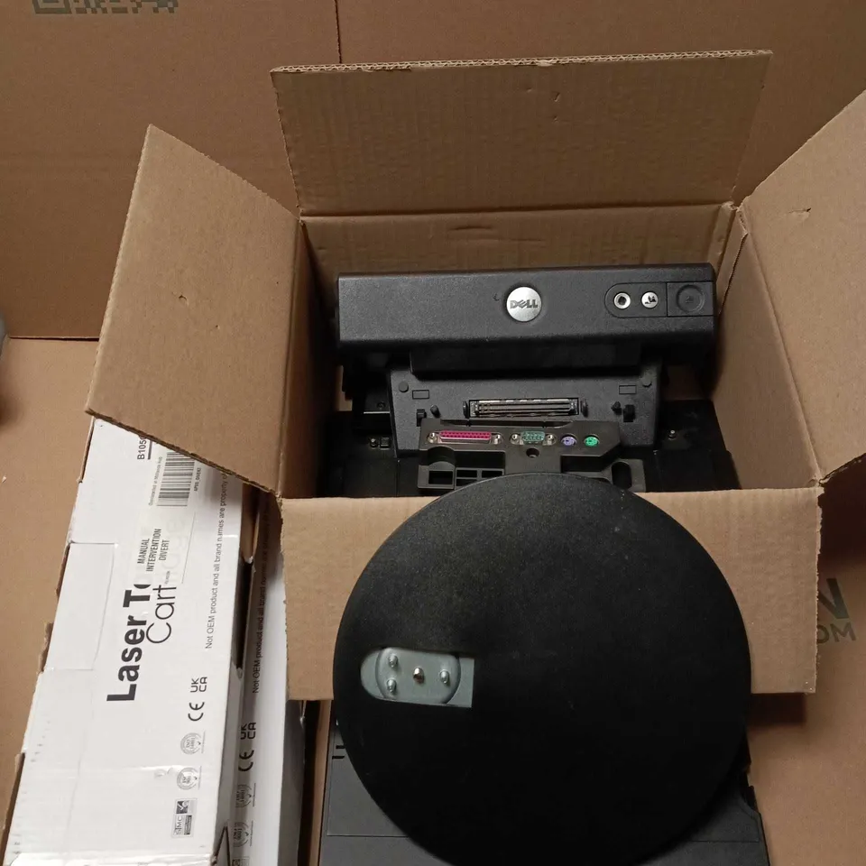 APPROXIMATELY 6 ASSORTED HOUSEHOLD PRODUCTS TO INCLUDE TONER CARTRIDGE, THINK PAD ULTRA BASE, REMOSKA PAN ETC 