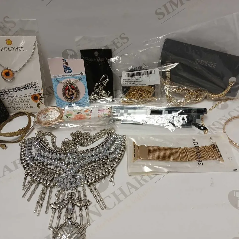 LOT OF APPROX 10 ASSORTED JEWELLERY ITEMS TO INCLUDE TOUCHSTONE NECKLACE, SUNFLOWER NECKLACE, FLORAL WRISTWATCH, ETC