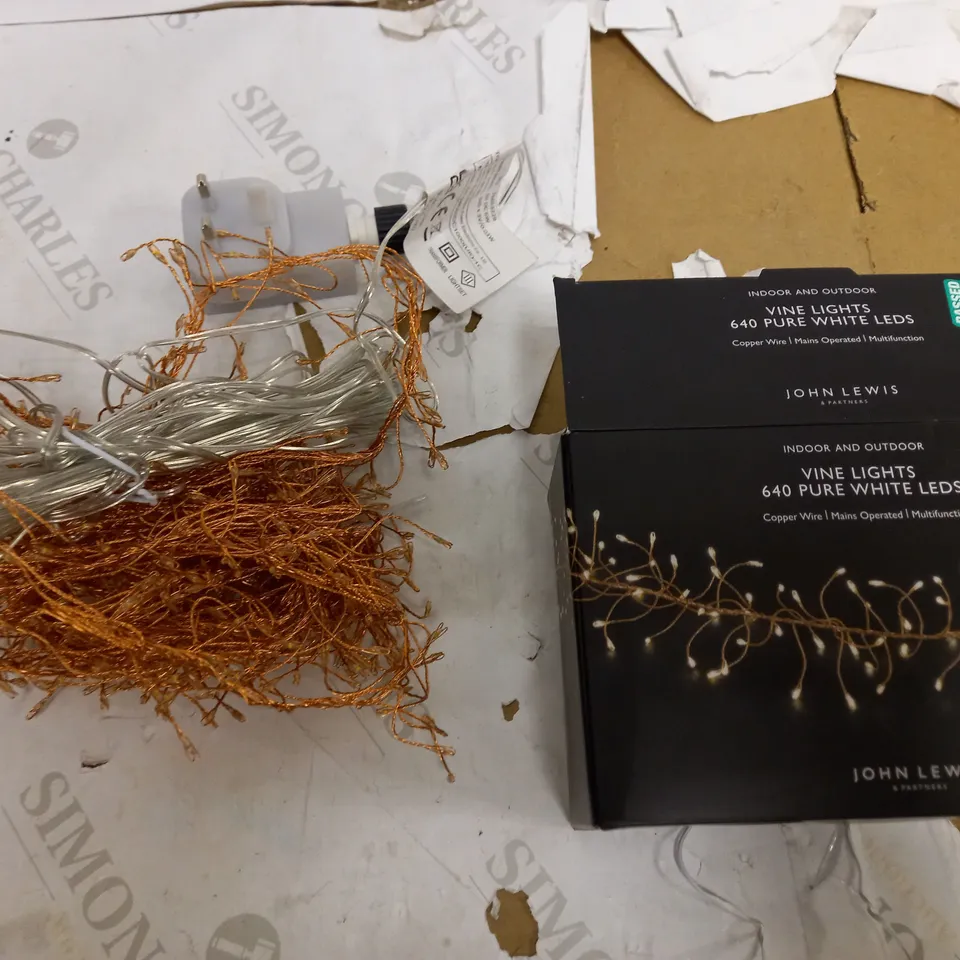 VINE LIGHTS 640 PURE WHITE LEDS 