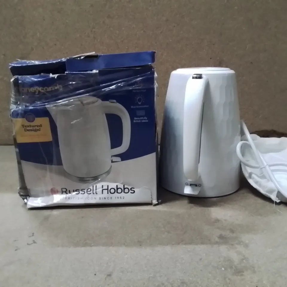 BOXED RUSSELL HOBBS HONEYCOMB WHITE KETTLE 