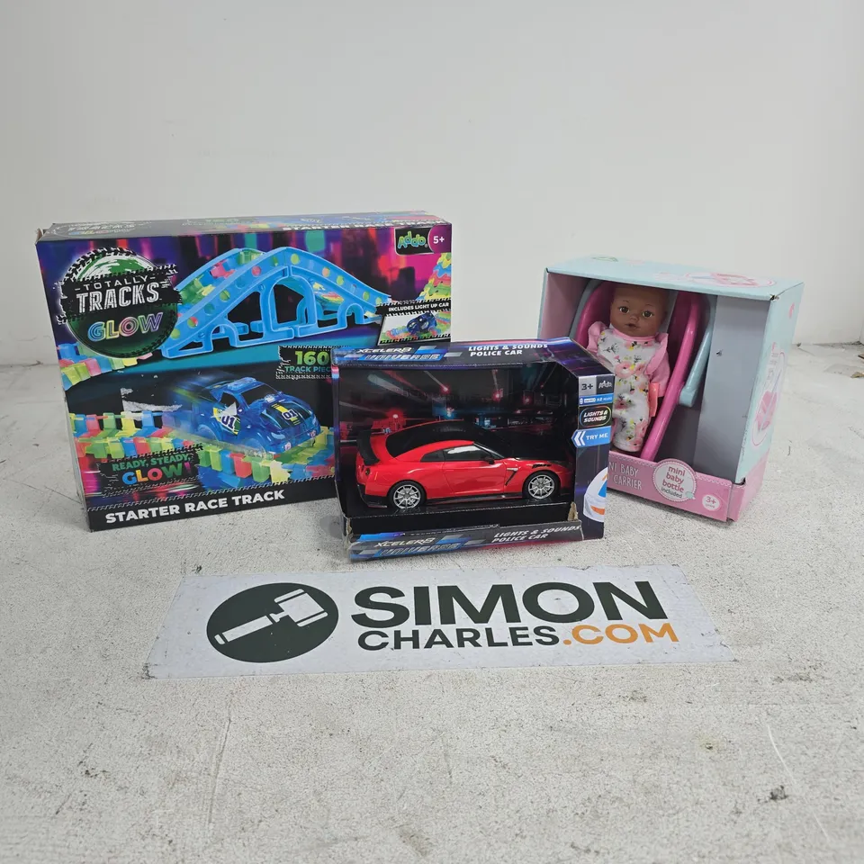 APPROXIMATELY 10 ASSORTED TOYS & GAMES PRODUCTS TO INCLUDE CUP CAKE MINI BABY AND CARRIER, XCELER8, TOTALLY TRACKS GLOW STARTER RACE TRACK, ETC