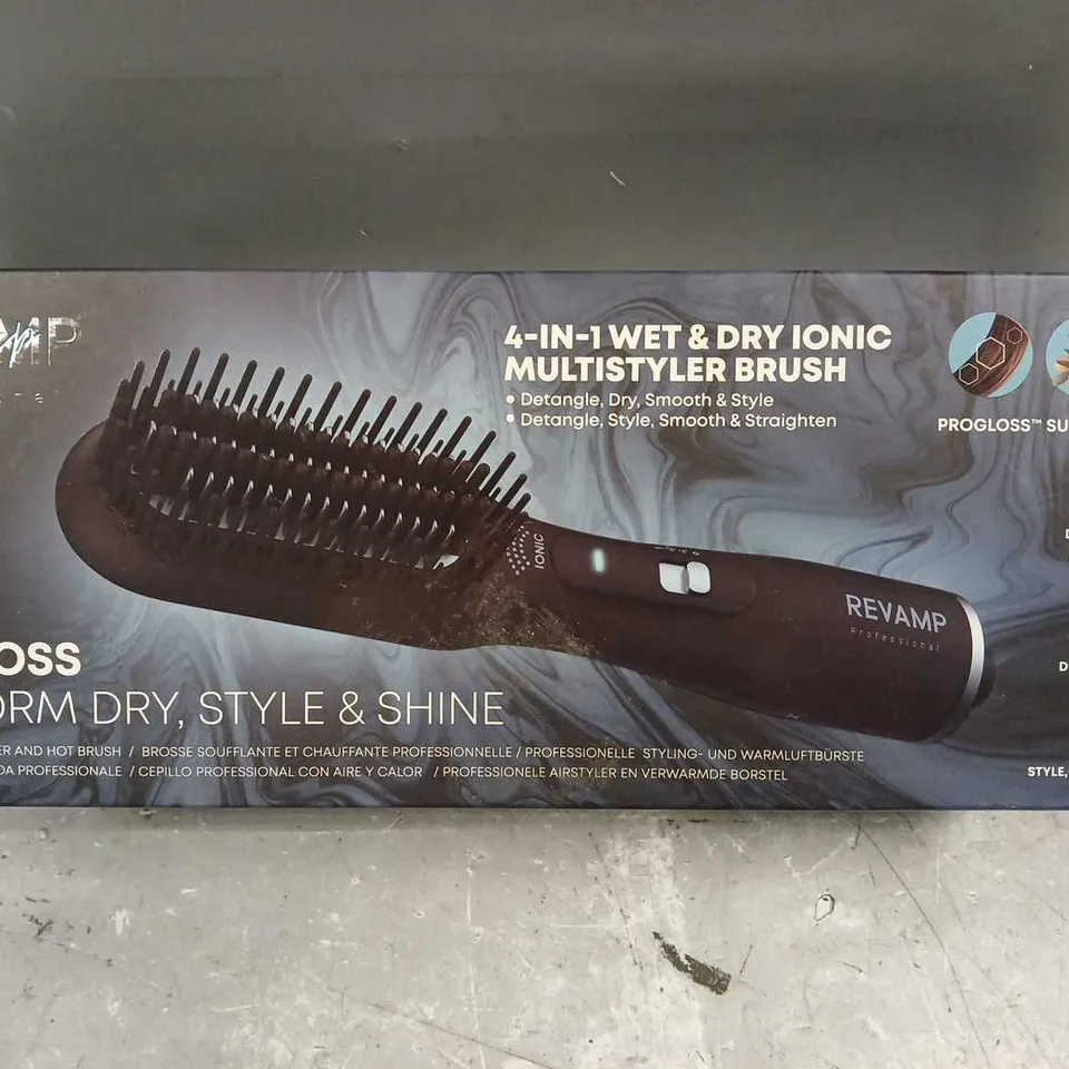 REVAMP PROGLOSS DEEP FORM AIR STYLER HOT BRUSH