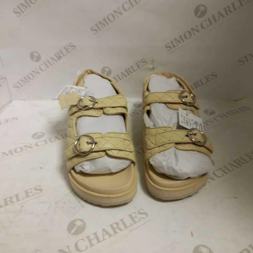 DESIGNER BEIGE REAL LEATHER SLIDER SIMPLY BE - NO SIZE 