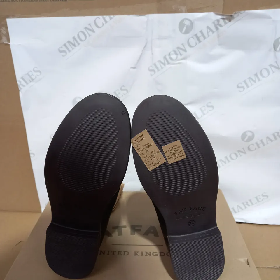 BOXED PAIR OF FATFACE CATRIN ANKLE BOOT SIZE 36