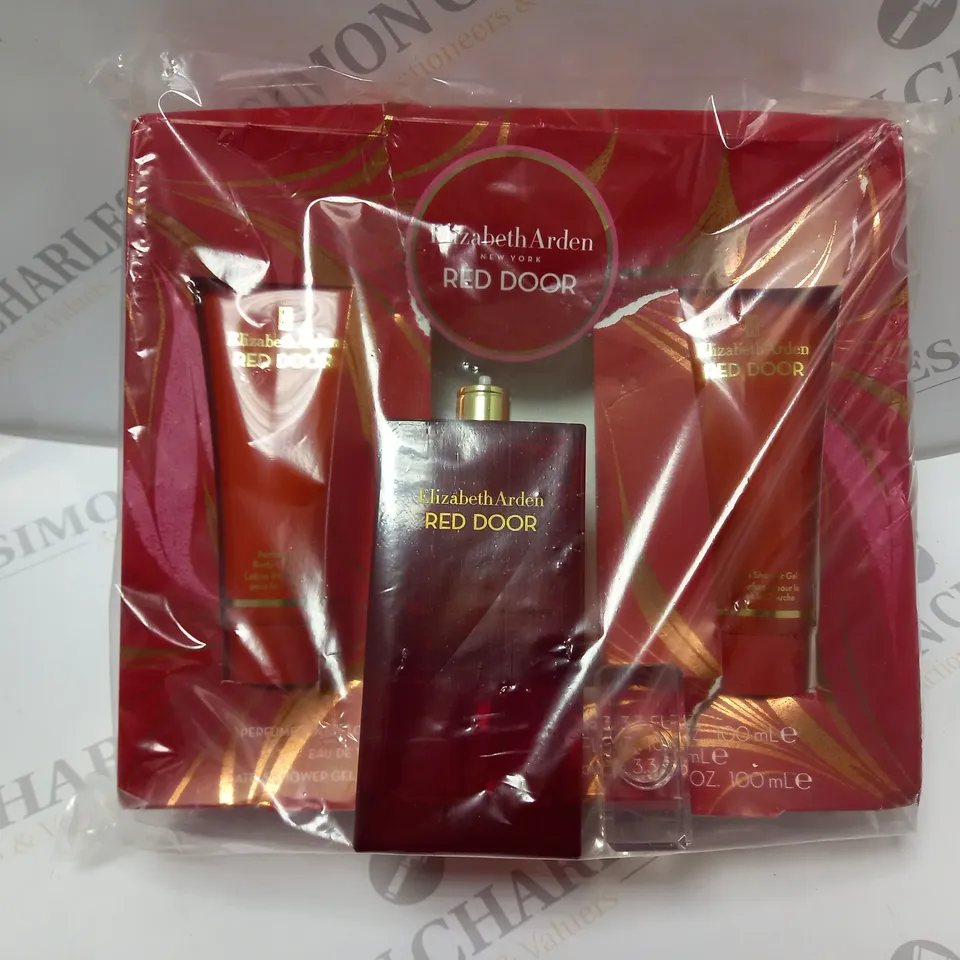 ELIZABETH ARDEN RED DOOR SET RRP £57