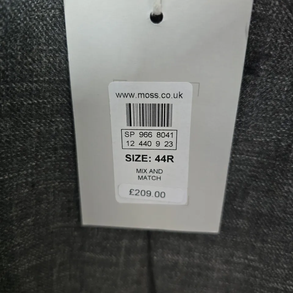 MOSS GREY TEXTURED SUIT JACKET – MEN'S UK 44R