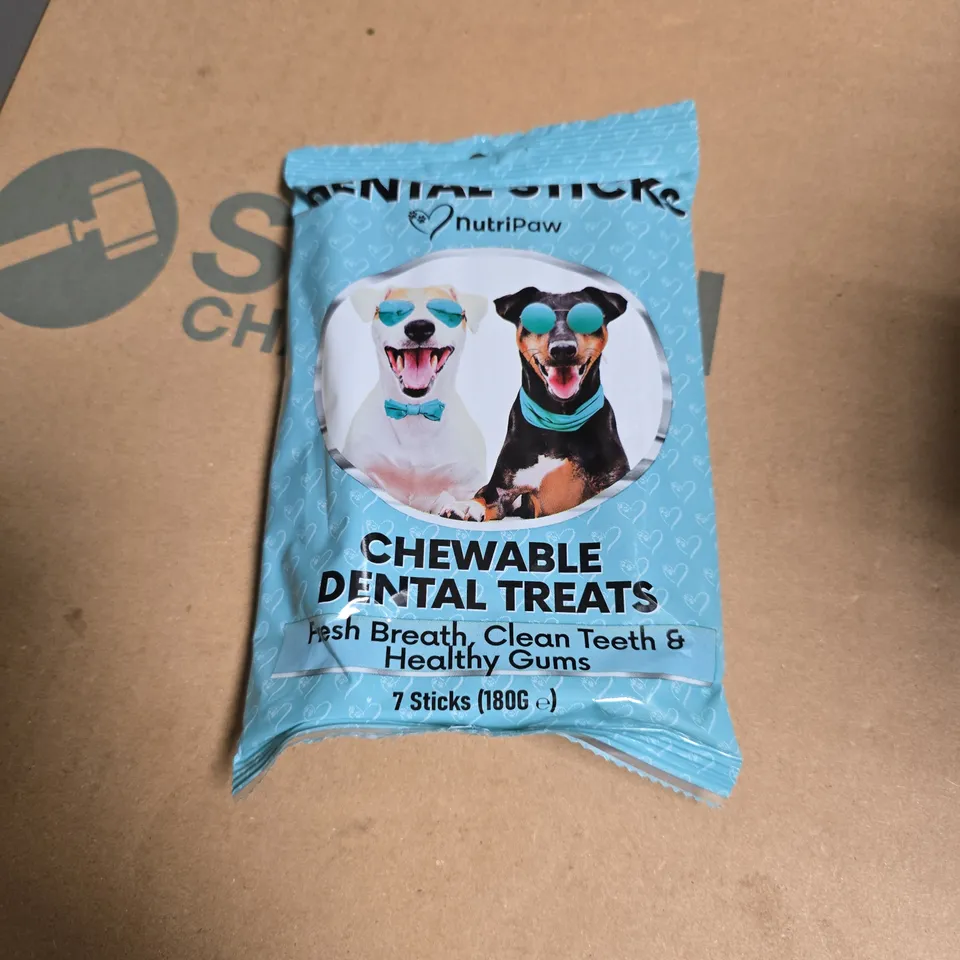 APPROXIMATELY 10 ASSORTED PET ITEMS INCLUDING DENTAL STICKS AND BARKEY BAKEY 