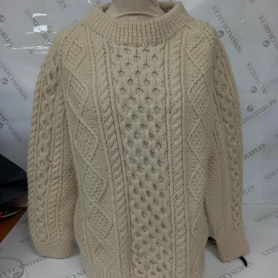 BLARNEY WOOLLEN MILLS WOOL KNIT LONG SLEEVE FLEECE IN CREAM - SIZE UNSPECIFIED