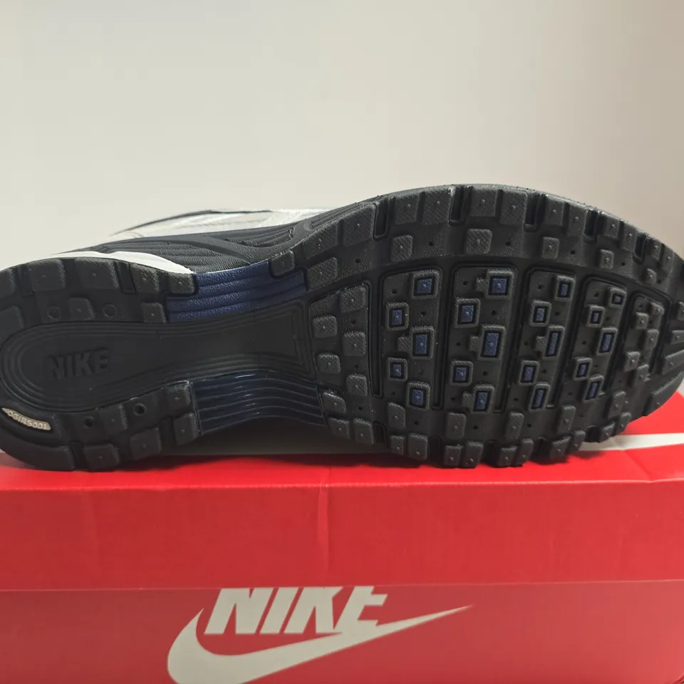 BOXED PAIR OF NIKE P-6000 RUNNING SHOES – PHOTON DUST / LT SMOKE GREY, UK 7.5