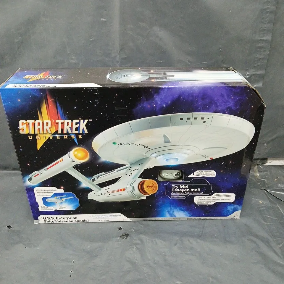 BOXED STAR TREK UNIVERSE U.S.S ENTERPRISE SHIP 