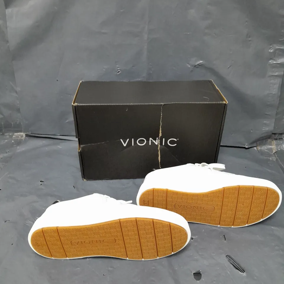 UNBOXED PAIR OF VIONIC KIMMIE COURT WHITE LEATHER TRAINER - UK 4