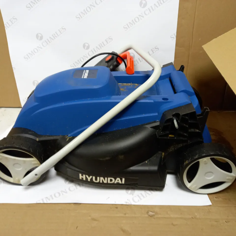 HYUNDAI 32CM LIGHTWEIGHT ROTARY ELECTRIC LAWNMOWER