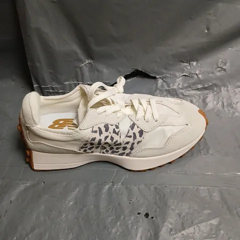 PAIR OF NEW BALANCE 327 TRAINERS - 6