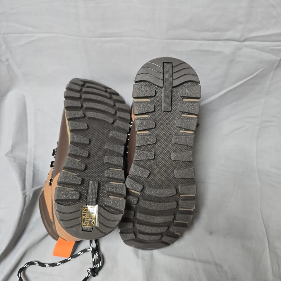 ADESSO HIKING BOOTS, BROWN/TAN LEATHER WITH ORANGE PULL TAB-SIZE EUR 40 
