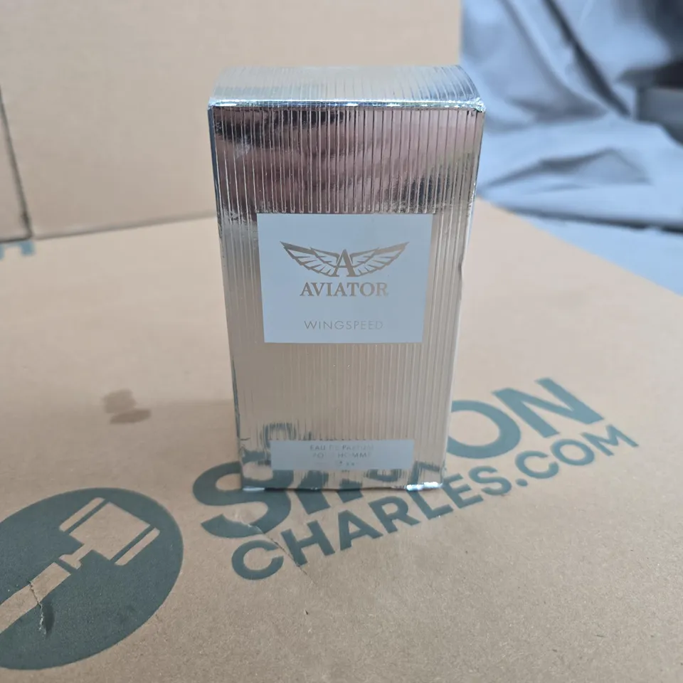 TOTE OF APPROXIMATELY 14 ASSORTED BEAUTY ITEMS TO INCLUDE: AVIATOR EAU DU PARFUM