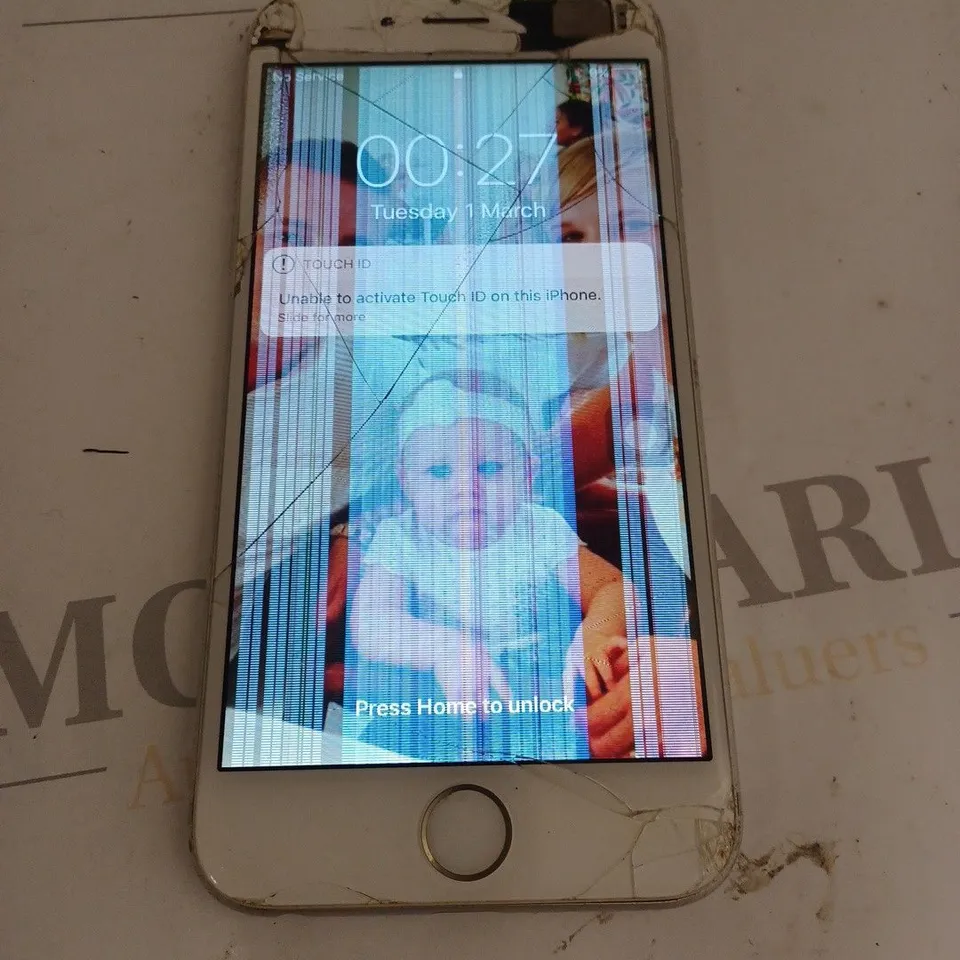 APPLE IPHONE MOBILE PHONE - A1586