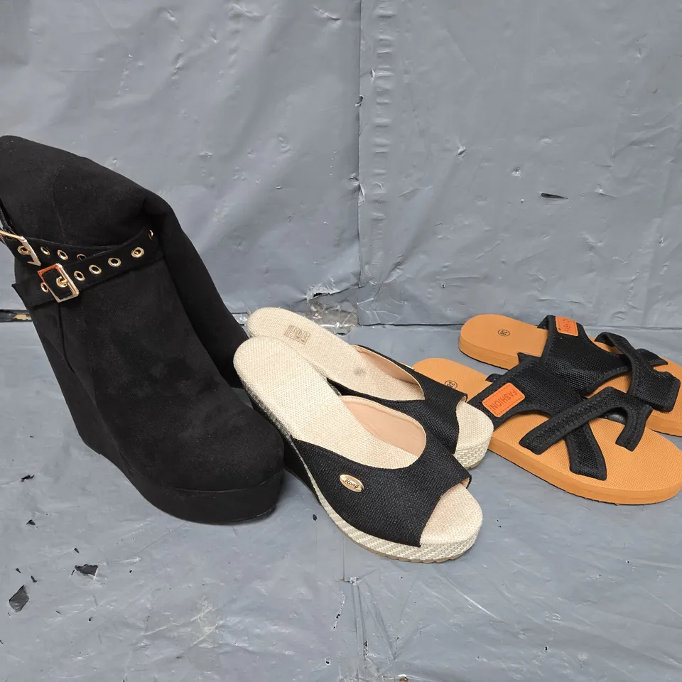 APPROXIMATELY 20 ASSORTED PAIRS OF SHOES AND FOOTWEAR ITEMS IN VARIOUS STYLES AND SIZES TO INCLUDE FASHION, GRACE EVERY STEP, HONG, ETC