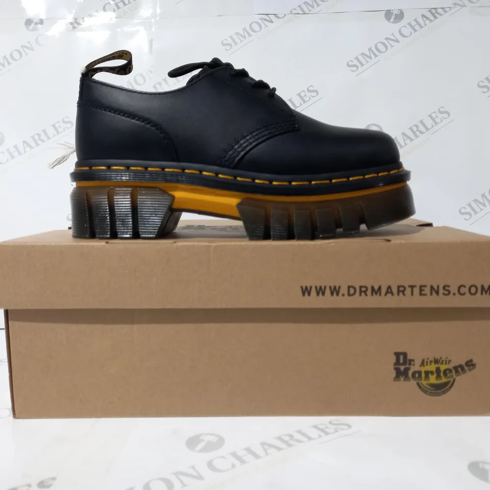 BOXED PAIR OF DR MARTENS AUDRICK 3I SHOES IN BLACK UK SIZE 5