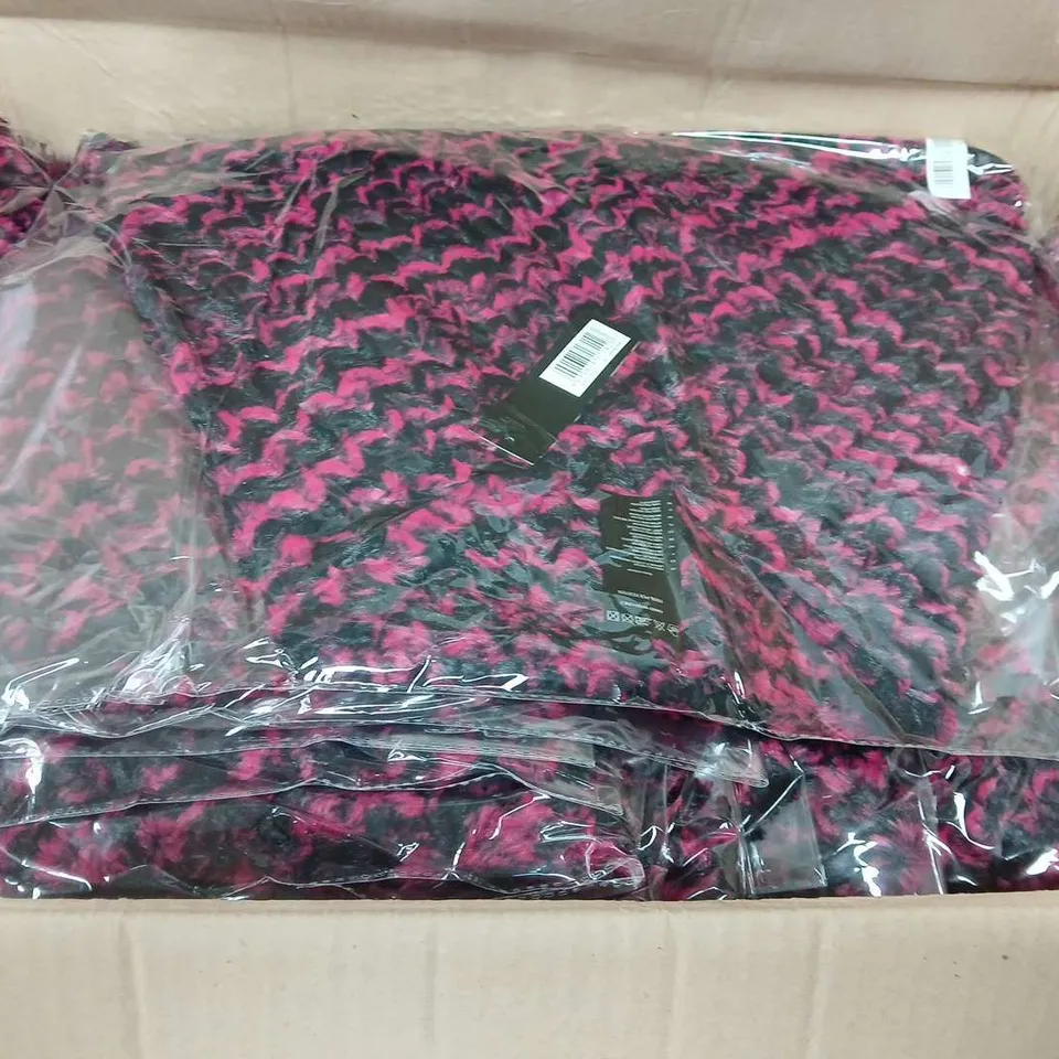 APPROXIMATELY 70 BAILEY SNOODS IN PINK/BLACK - COLLECTION ONLY