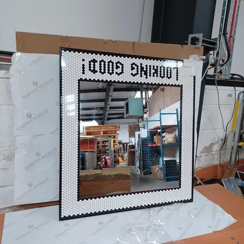 LOOKING GOOD SQUARE TILED MIRROR BLACK/WHITE