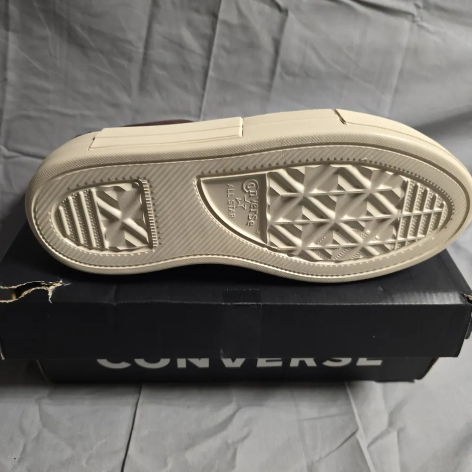 BOXED PAIR OF CONVERSE PLATFORM TRAINERS - UK SIZE 4
