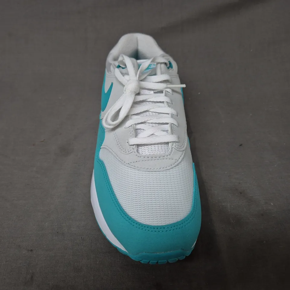 BOXED PAIR OF NIKE AIR MAX 1 '86 SHOES IN WHITE/CYAN UK SIZE 9.5