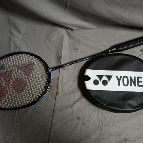 YONEX ISOMETRIC 22 BADMINTON RACKET IN BLACK/BLUE