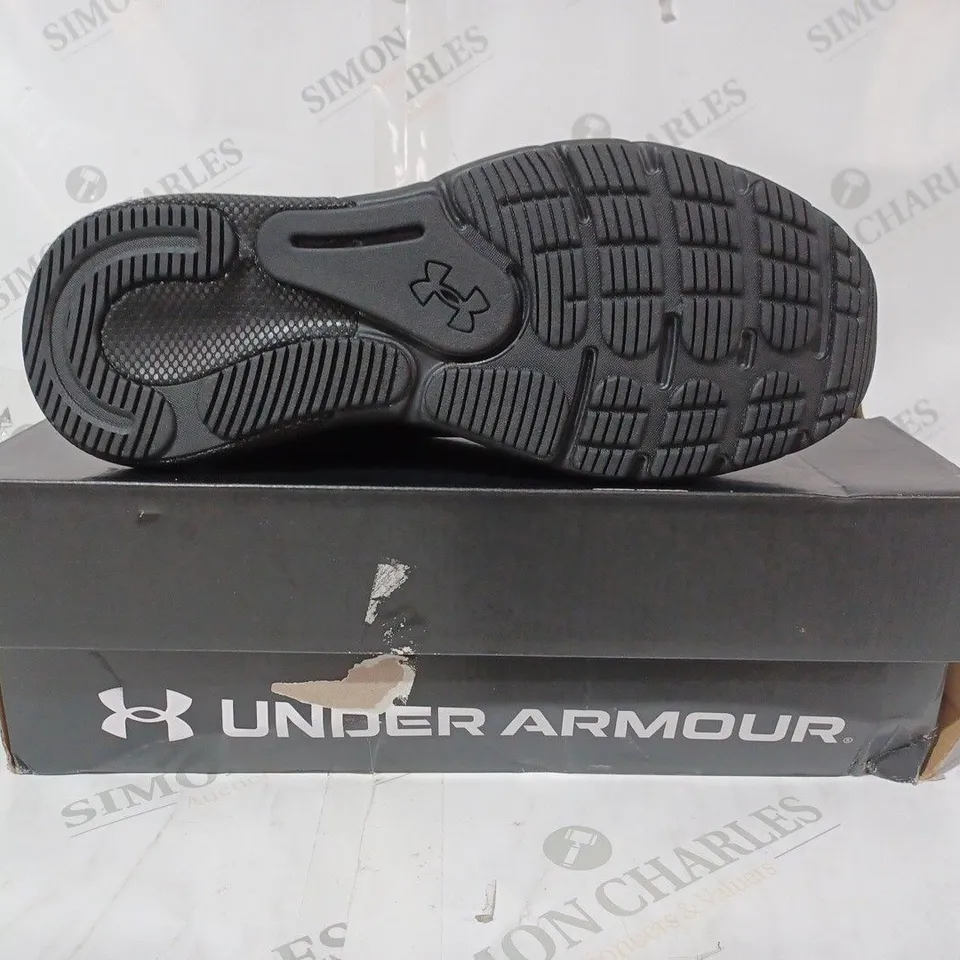 BOXED PAIR OF UNDER ARMOUR HOVR TURBULENCE 2 SHOES IN BLACK UK SIZE 11