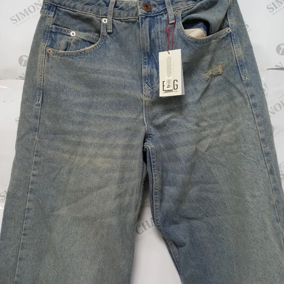 BDG URBAN OUTFITTERS JAYA BAGGY BOYFRIEND LOW RISE SUPER LOOSE FIT JEANS BLUE/LIGHT SAND - 26W 32L
