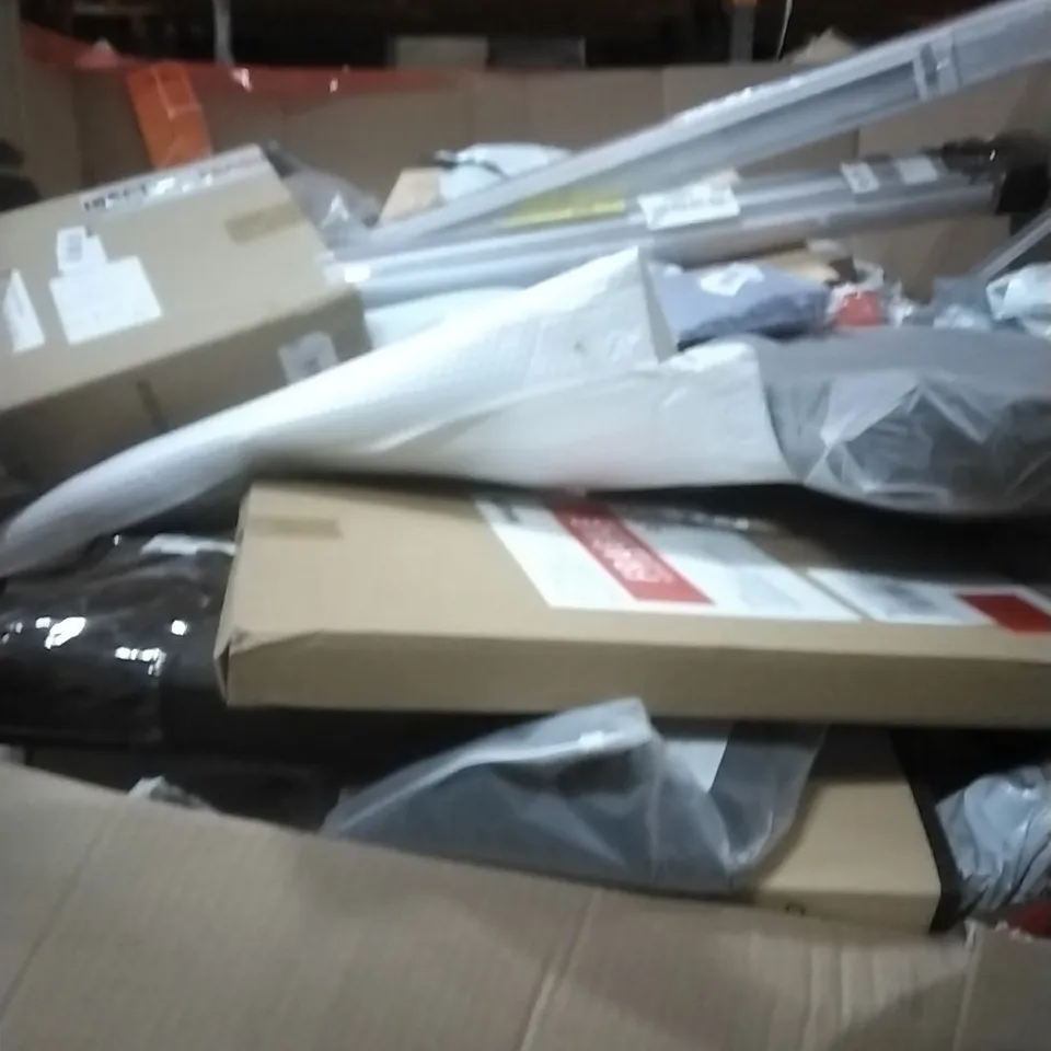 PALLET OF ASSORTED ITEMS TO INCLUDE; HOLLYWOOD MAKEUP MIRROR, BABY FITTED SHEETS