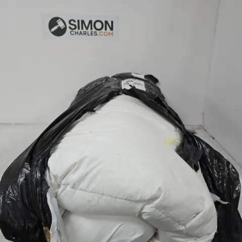 WHITE QUILTED DUVET - SIZE UNSPECIFIED