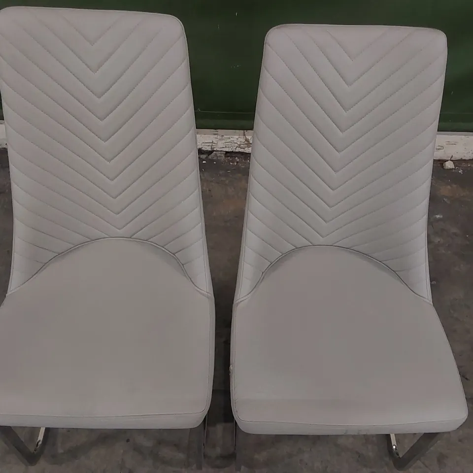 PAIR OF DESIGNER GREY DINING CHAIRS 