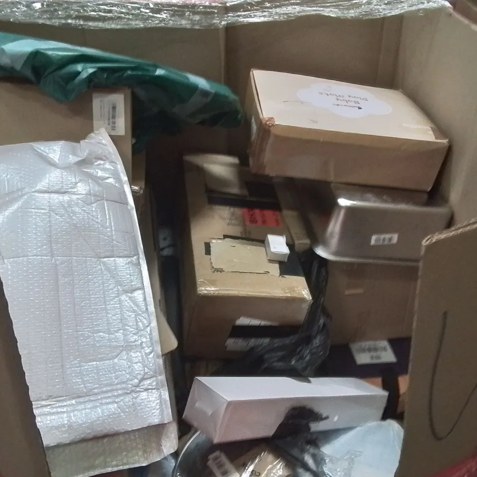 PALLET OF ASSORTED ITEMS INCLUDING: BABY SWING, BABY GYM MATS, UNICORN BEAN BAG, BABY UPSEAT ECT