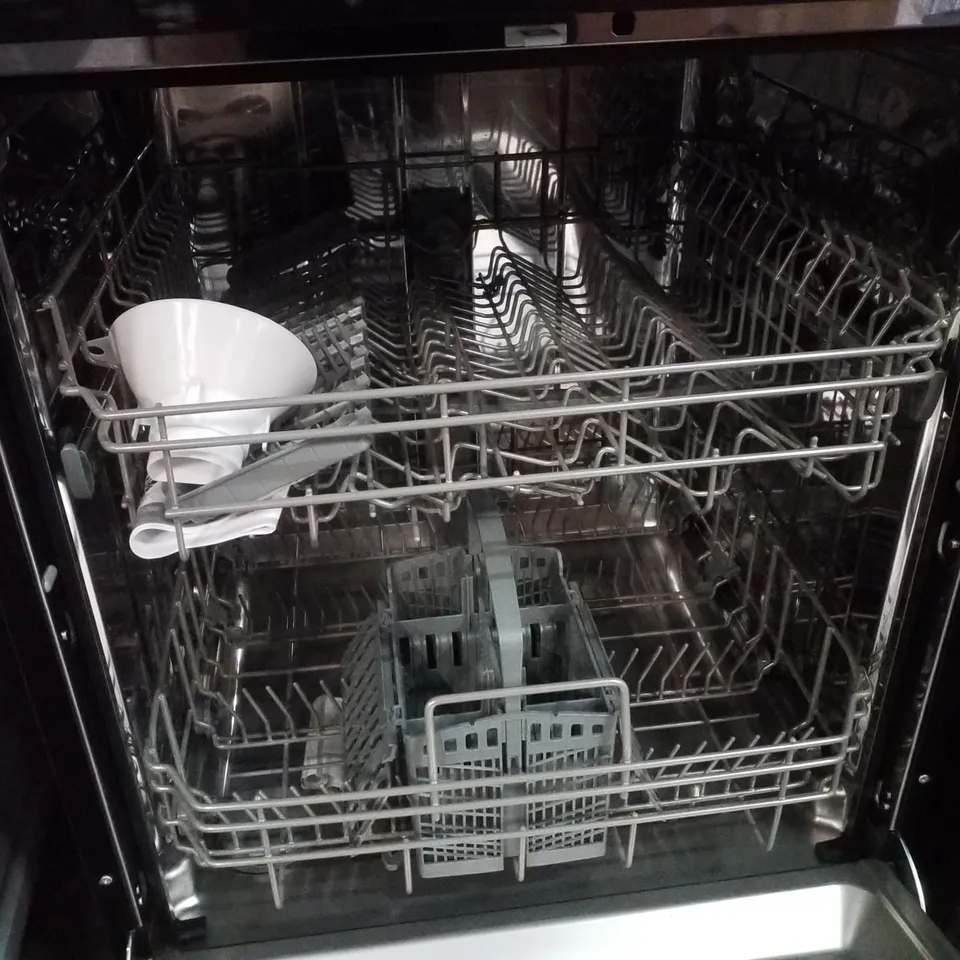 SWAN SDW751170B 14 PLACE FULLSIZE DISHWASHER