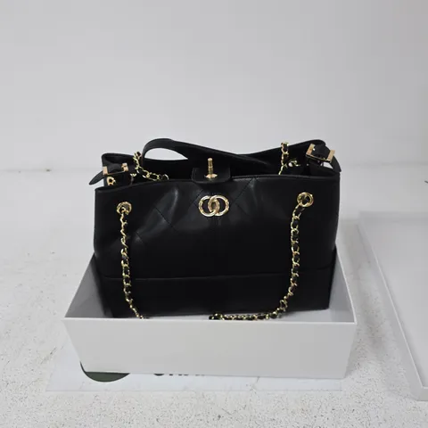 VALISSIΓRE BLACK QUILTED LEATHER SHOULDER BAG WITH GOLD CHAIN STRAP