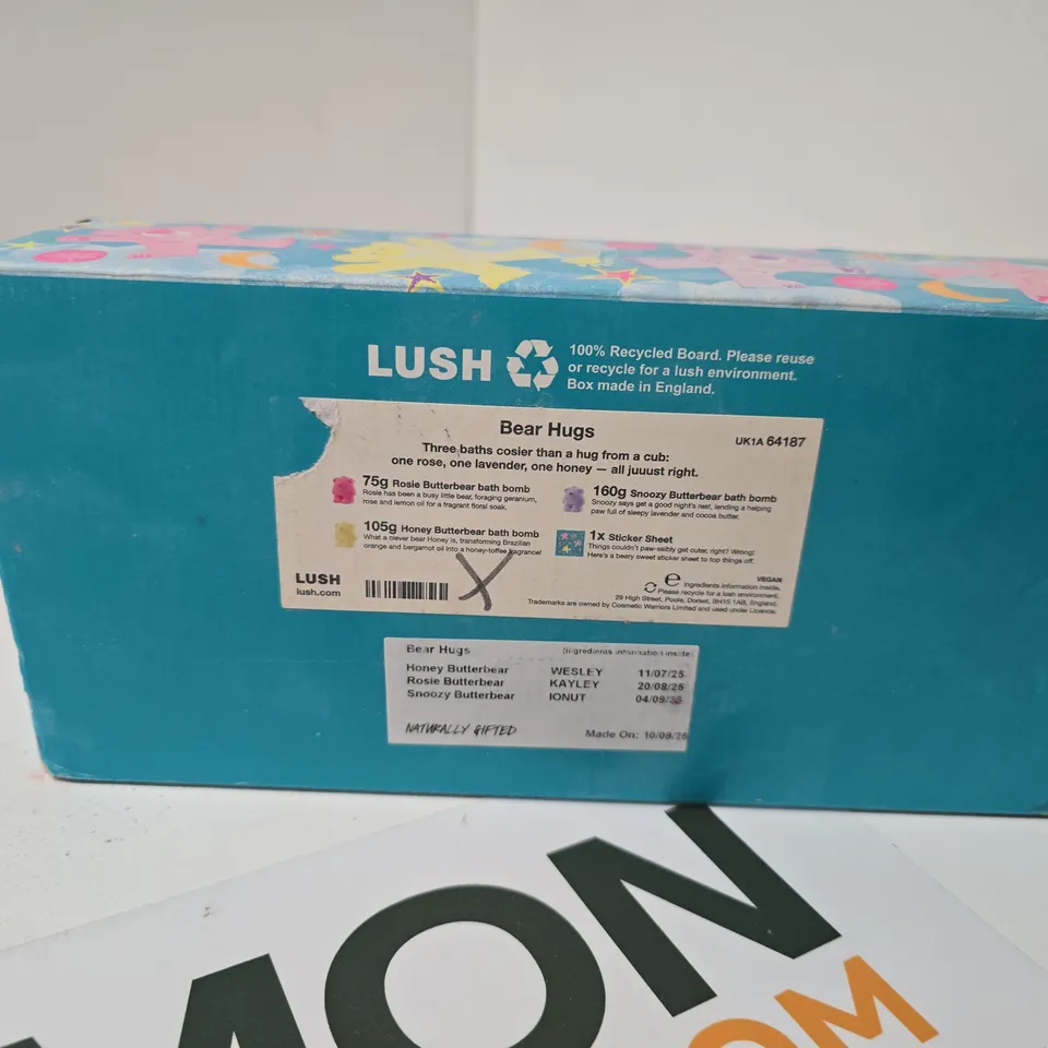 LUSH BEAR HUGS BATH BOMB GIFT BOX