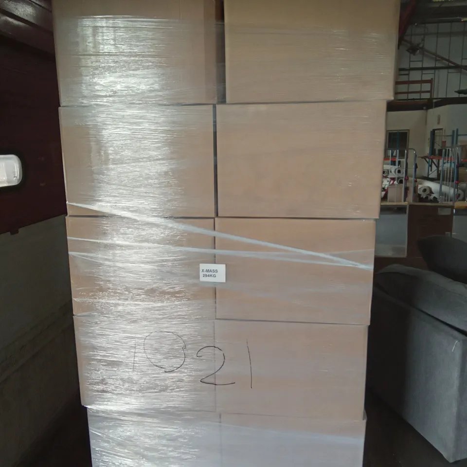 PALLET OF 20 BOXES OF CHRISTMAS DECORATIONS 